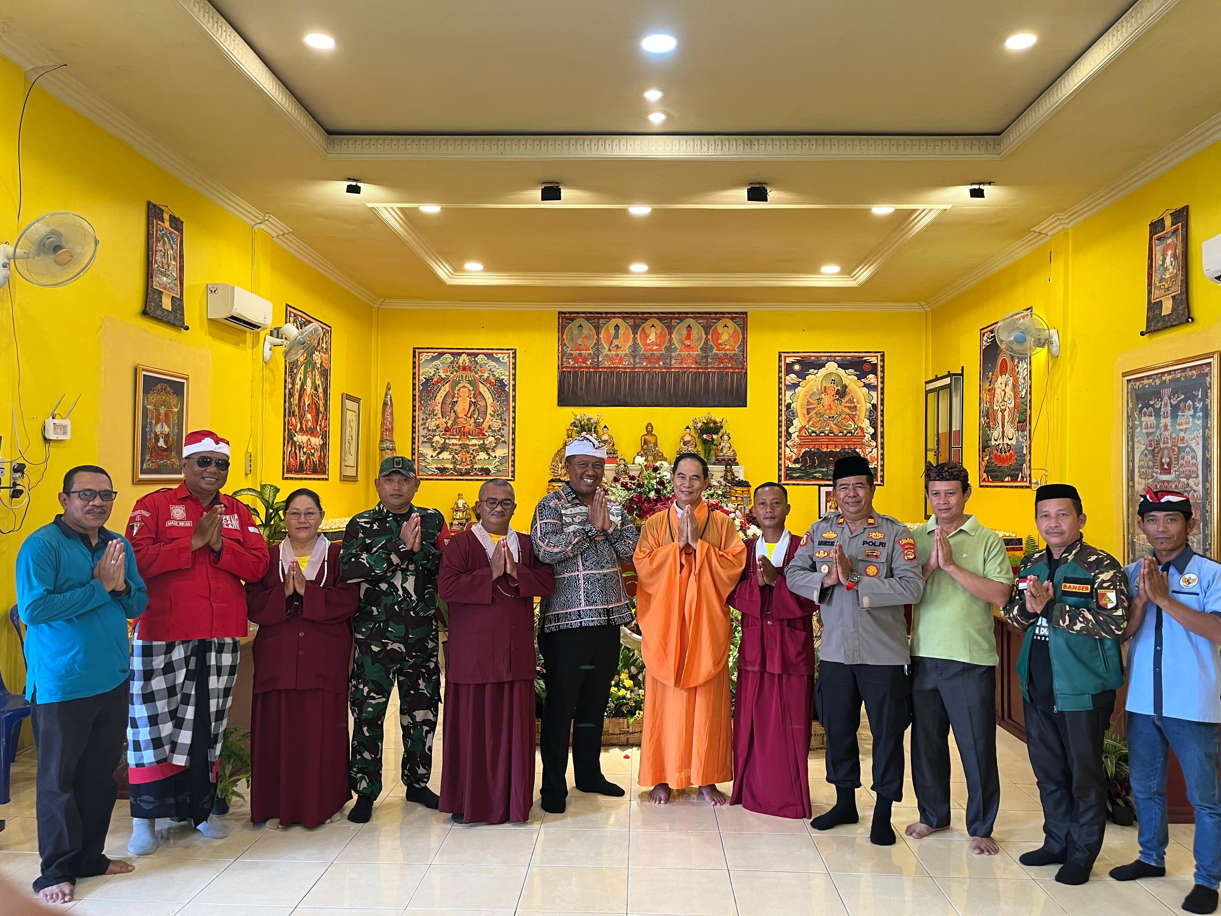 Hadiri Trisuci Waisak, Wakil Bupati Harap Bisa Terus Menebar Kebahagiaan, Ketentraman dan Kedamaian