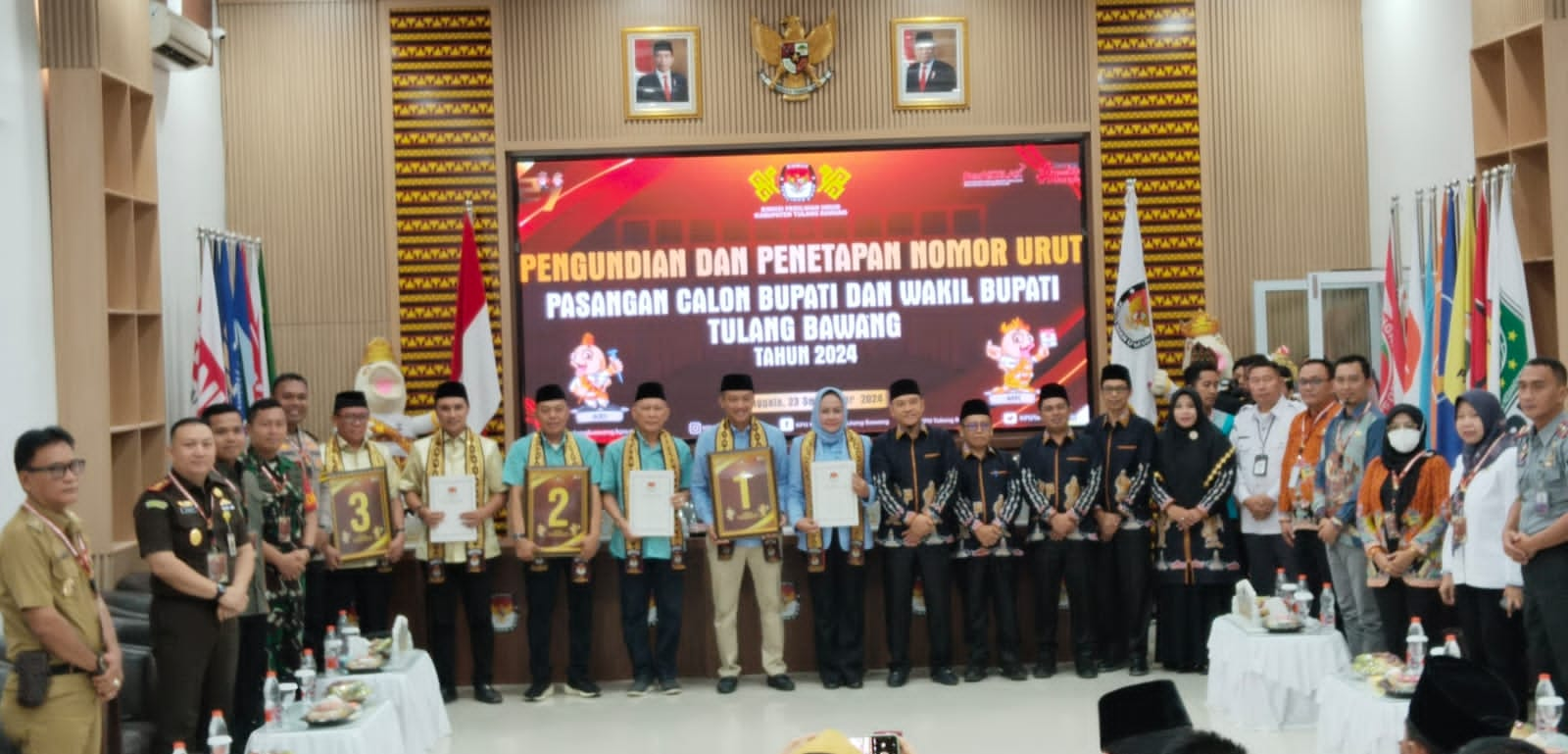 Pj Bupati Tuba Hadiri Rapat Pleno Pengundian Dan Penetepan Nomor Urut Paslon