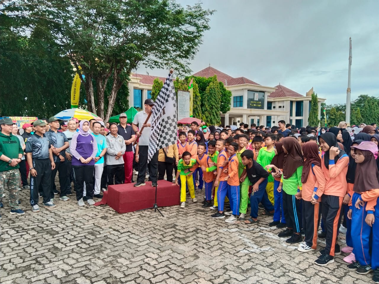 Pemkab Tuba Gelar Jalan Sehat dalam HUT ke-27 