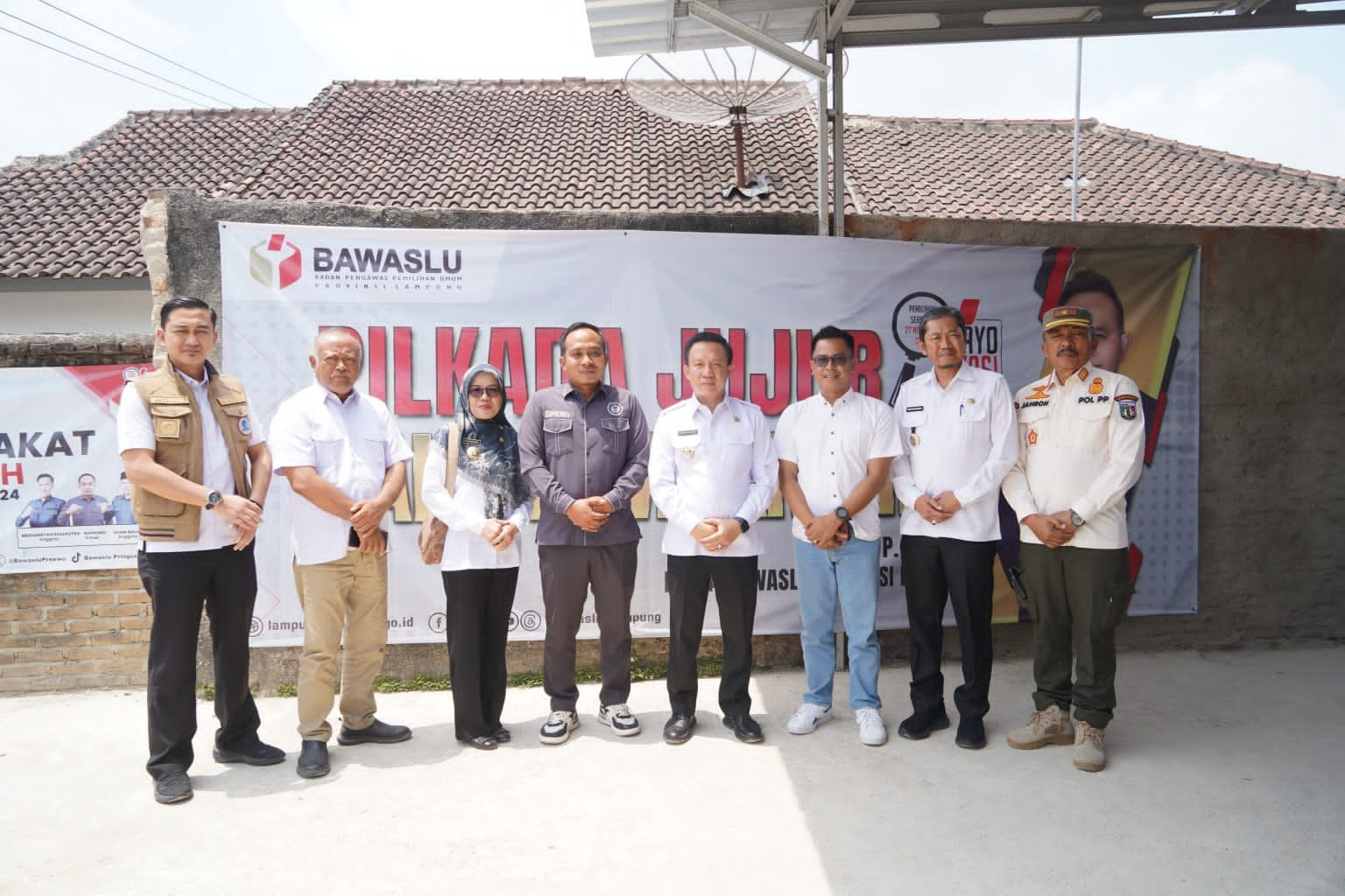 PJ Bupati Pringsewu Tinjau Kesiapan Pilkada 2024 di Bawaslu Kabupaten Pringsewu