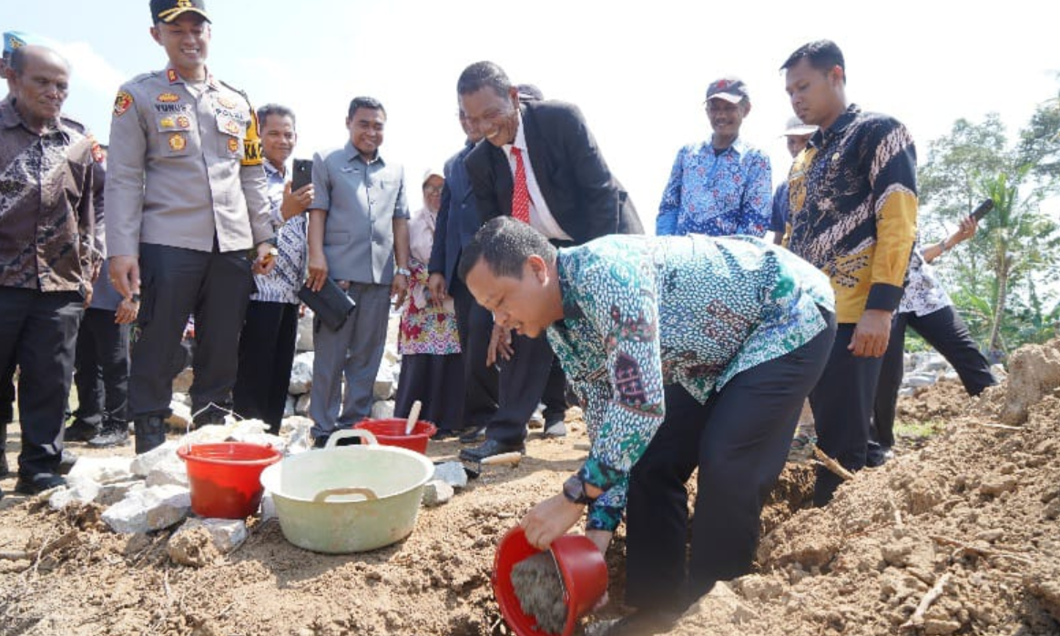 Peletakan Batu Pertama Gereja HKBP Podosari, Bupati Pringsewu Harap Jadi Simbol Kerukunan Beragama