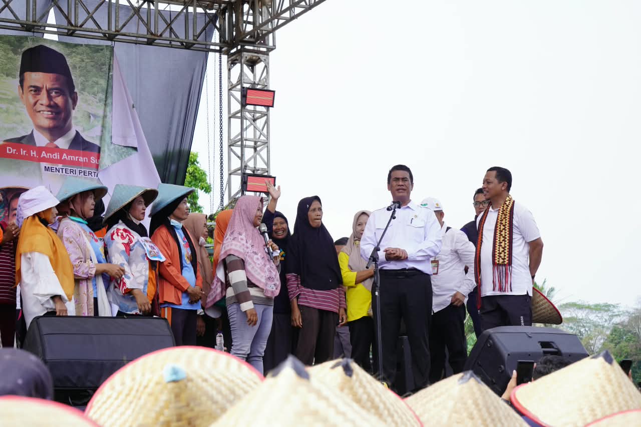 Mentan Andi Amran Hadiri Pesta Rakyat Petani 2026 yang Digelar di Pringsewu