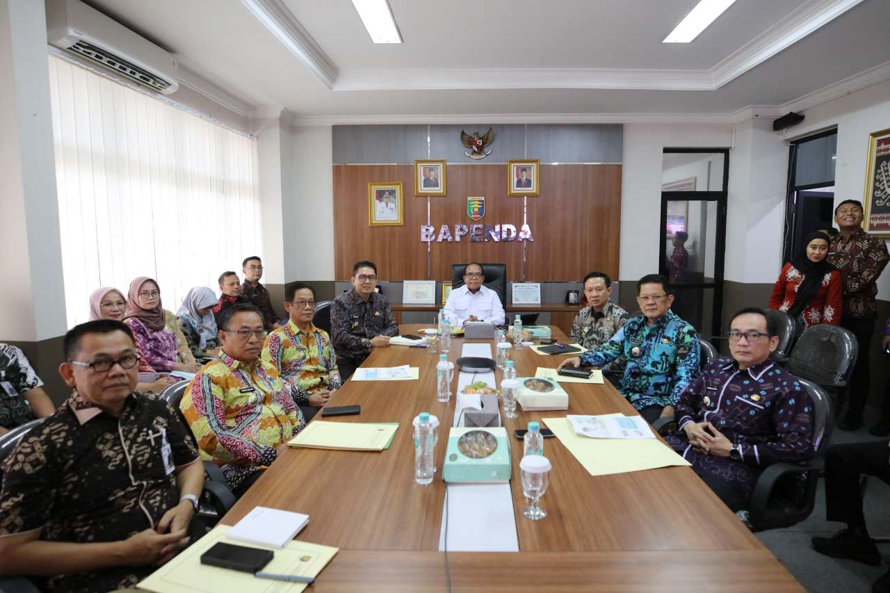 Pj. Bupati Pringsewu Hadiri Rapat Test Operasional Penerapan Opsen PKB dan Opsen BBNKB Tahun 2025