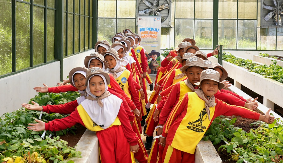 Tanam Nilai Karakter Sejak Dini, BRI Gelar Agroedukasi untuk Anak di Klaster Ganitri Garut
