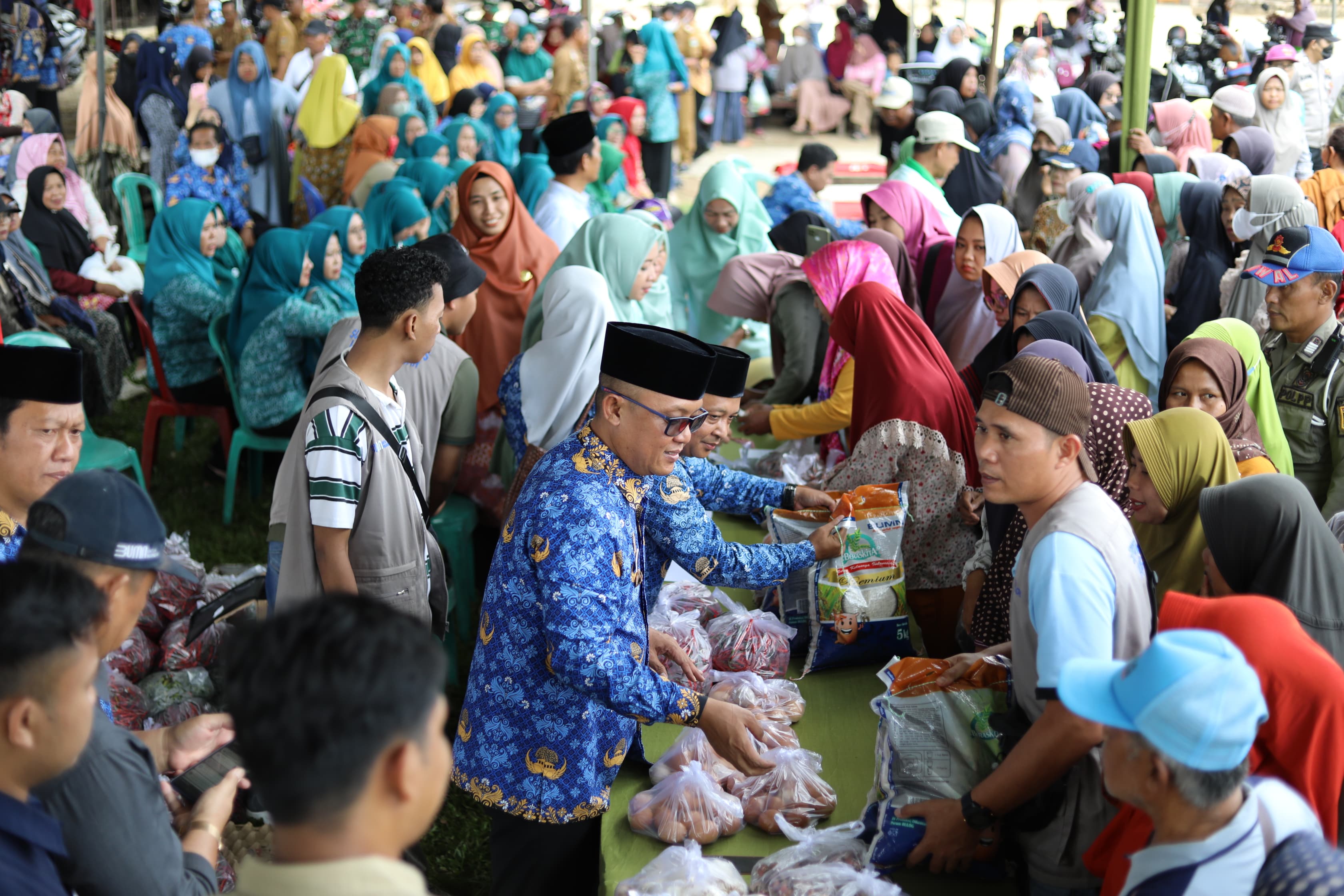 Stabilkan Harga dan Stok Pangan, Bupati Lamteng Buka GPM di Kalirejo