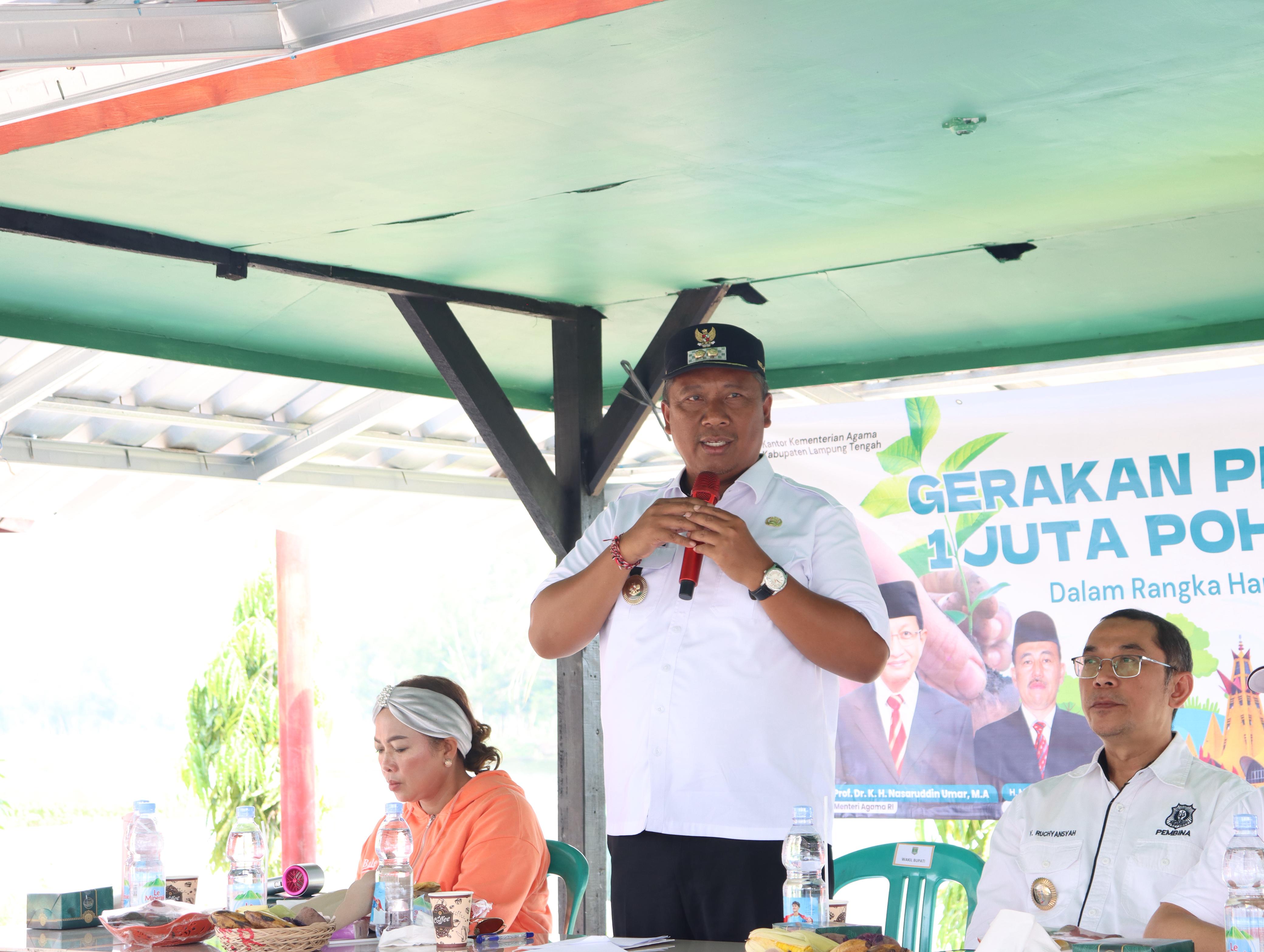 Peringati Hari Bumi Ke-55, Wakil Bupati Hadiri Penanaman Satu Juta Pohon Matoa