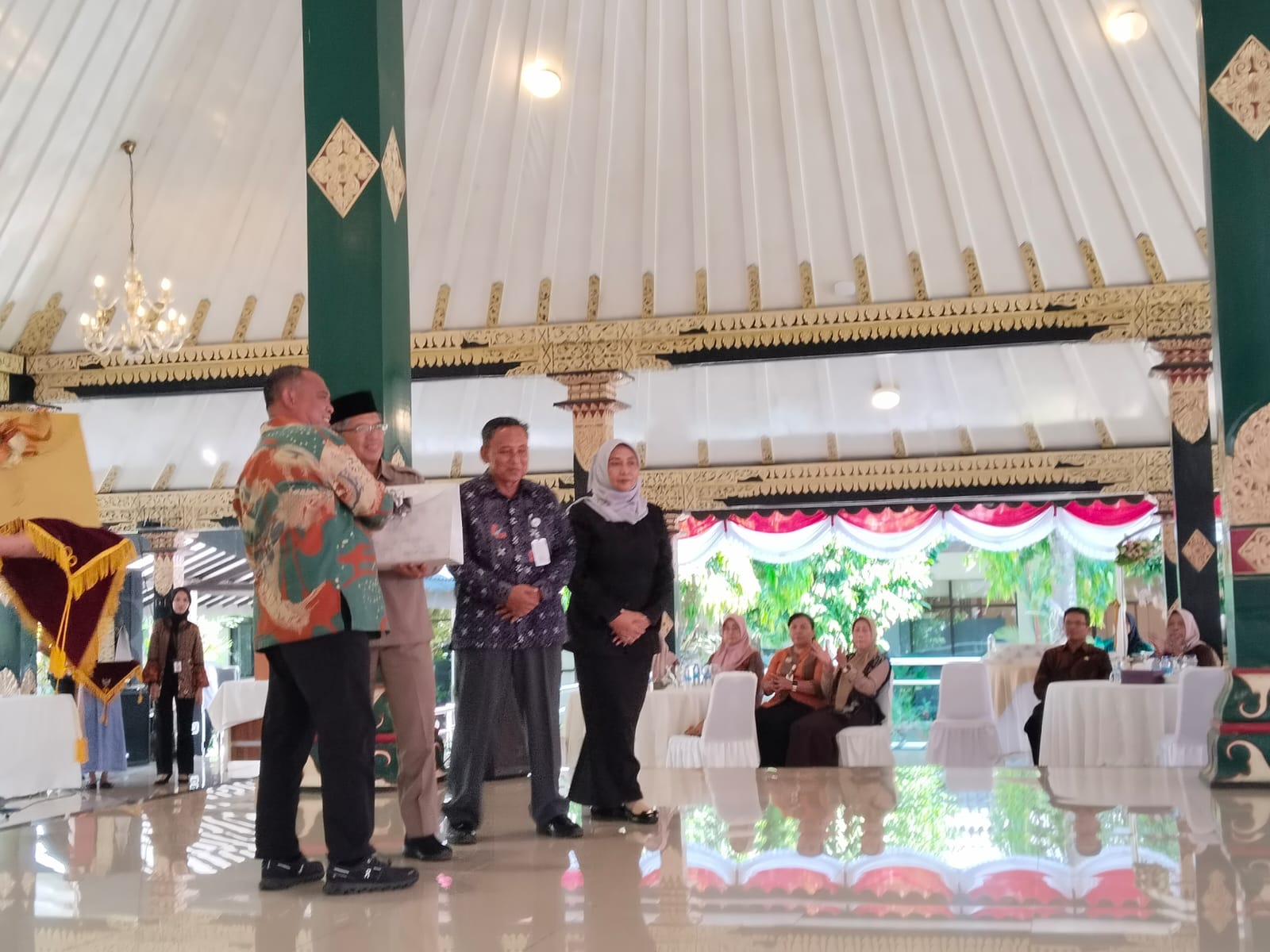 Tiga Pejabat Pemkab Sleman Purna Tugas, Bupati Harda Kiswaya Apresiasi Dedikasi dan Pengabdian
