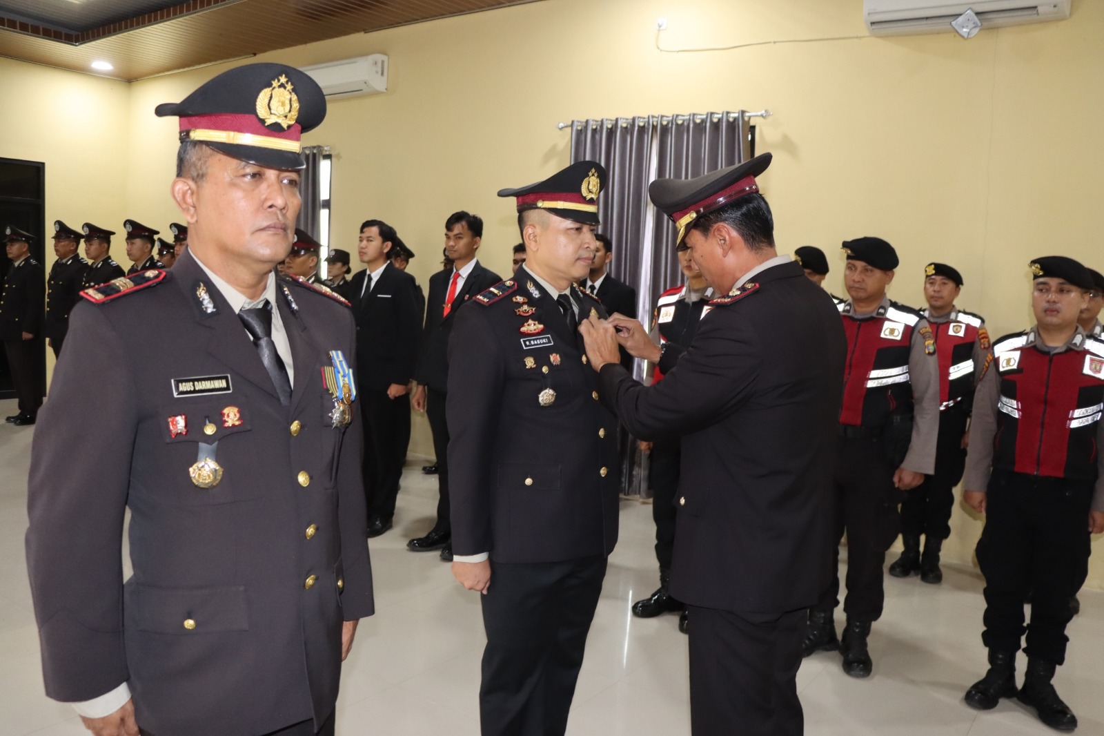 Sepuluh Personel Polres Pringsewu Terima Satya Lencana Pengabdian dari Presiden RI