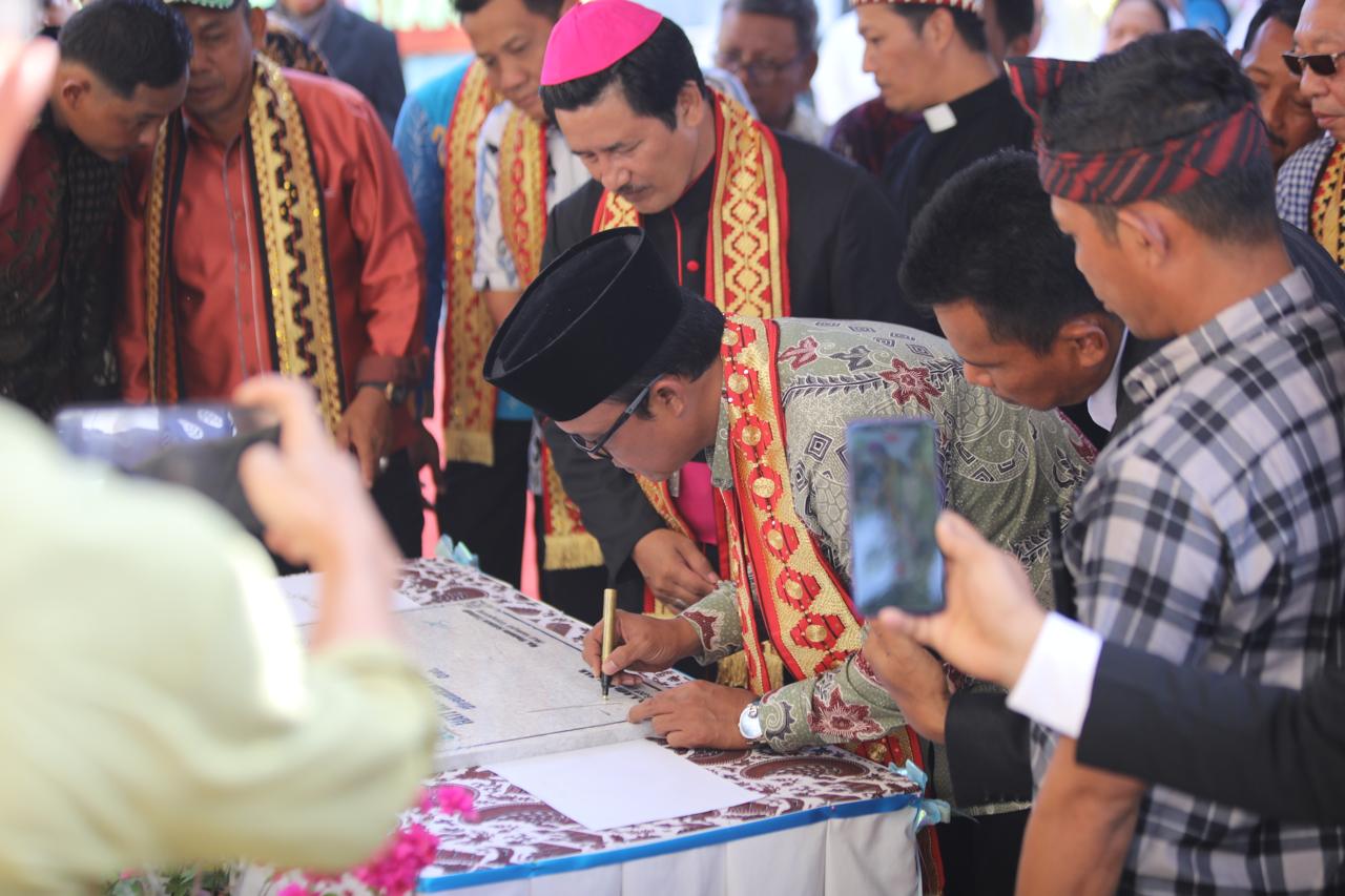 Bupati Ardito Wijaya Resmikan Gedung Pastoral Wilayah Unit Pastoral Tanjung Mas