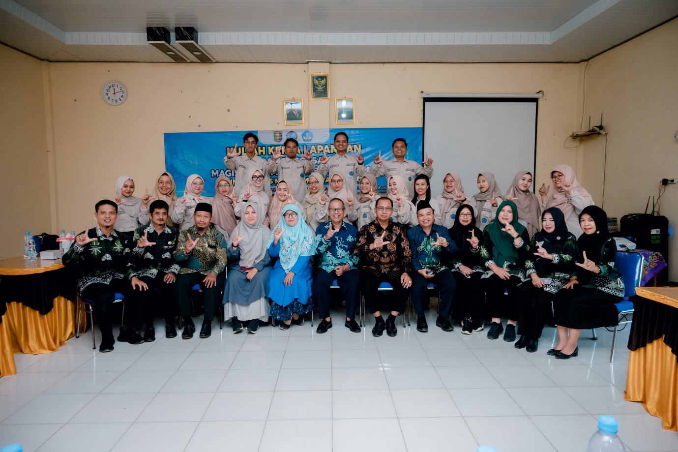 Mahasiswa Program Pascasarjana Magister Administrasi Pendidikan Lakukan KKL ke SMAN 1 Terbanggi Besar