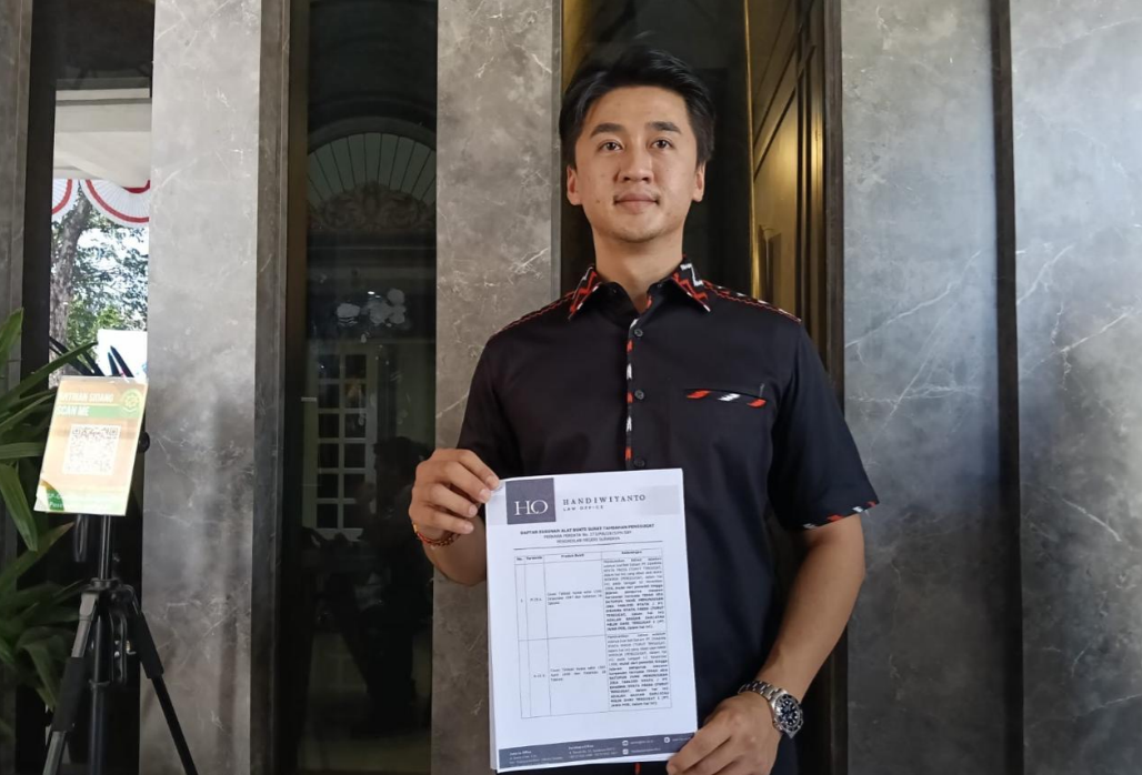 Nany Widjaja dan Dahlan Iskan Serahkan Bukti Tambahan