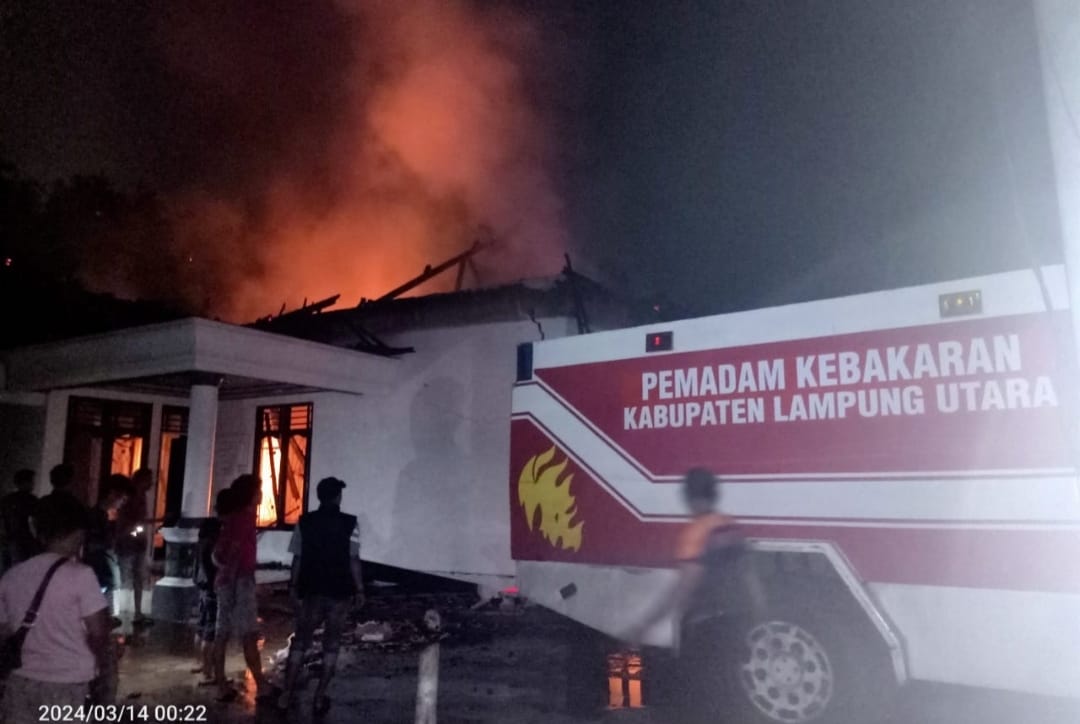 Setelah Pasar Sentral, Rumah Permanen Di Kelurahan Kotabumi Udik Ludes Terbakar