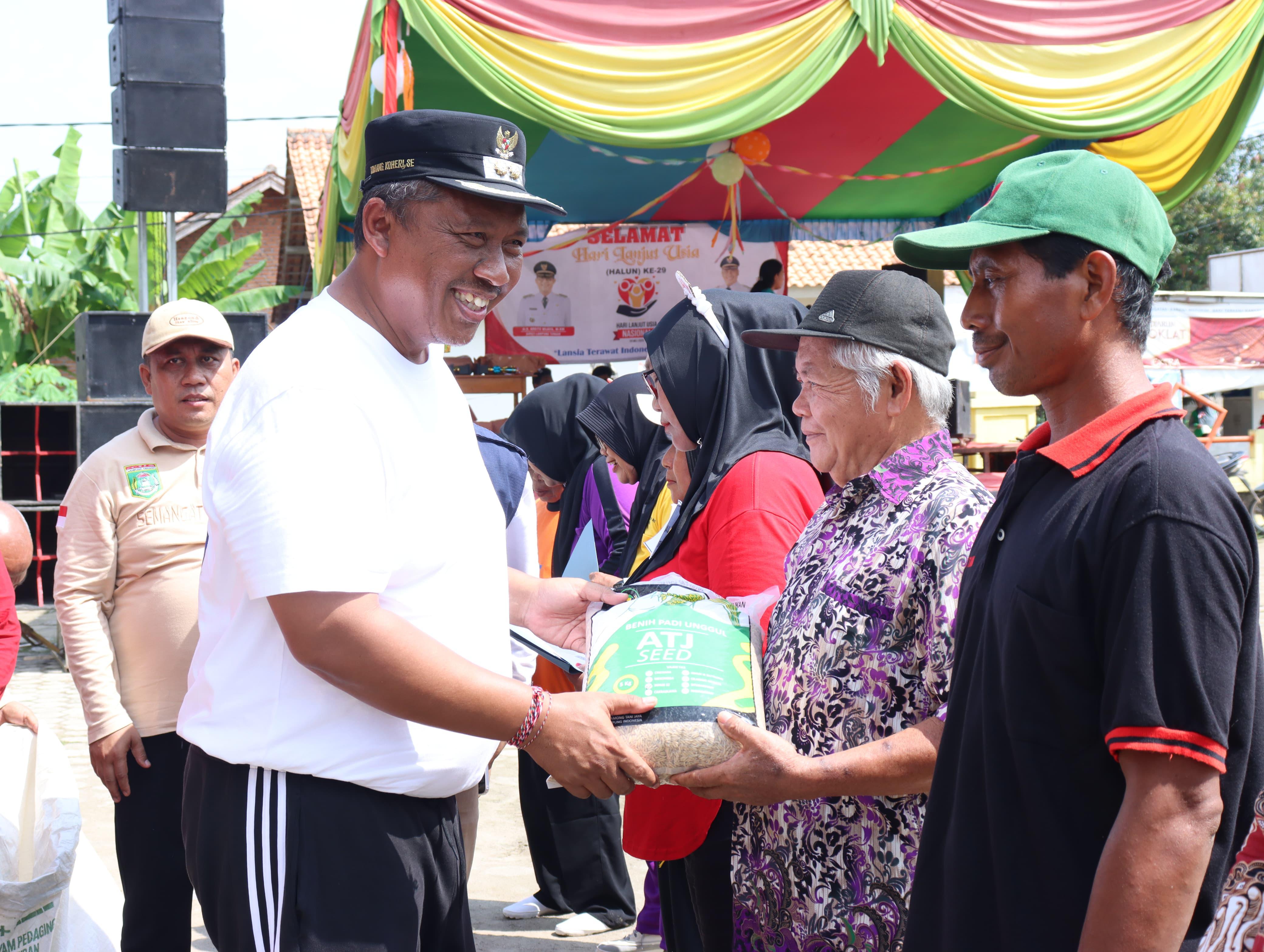 Peringati Hari Lansia Nasional di Putra Rumbia, Wabup I Komang: Lansia Sehat, Lansia Sejahtera