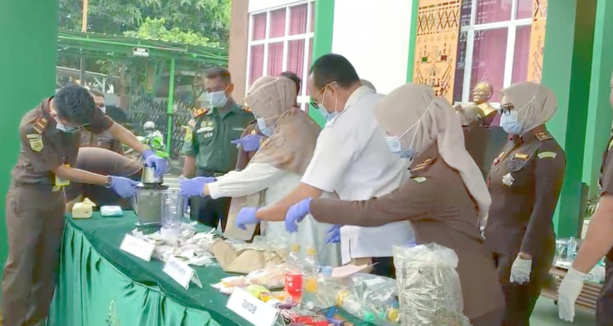 Kejari Metro Musnahkan Barang Bukti 771,374 Gram Narkotika, 2.599 Butir Psikotropika