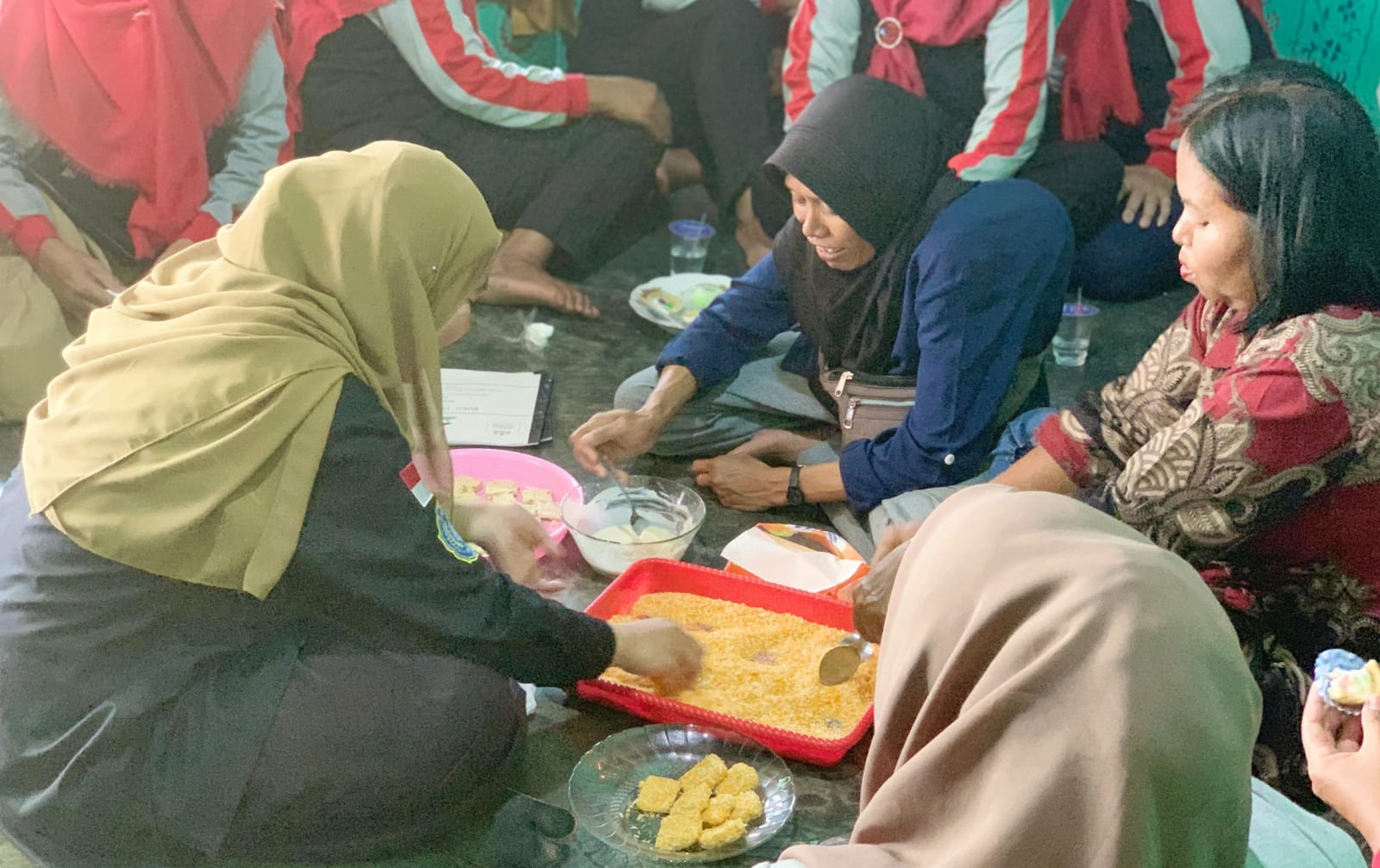 Himadikmi UM Metro Tingkatkan Life Skill Pengurus KWT Sekar Rahayu dengan Pembelajaran Membuat Nuget Sayuran