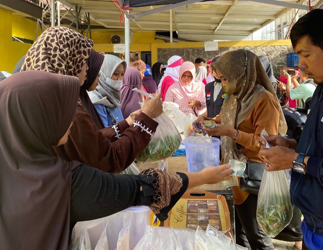 Wow... Bazar Murah Bahan Pokok Makanan di Metro Diserbu Warga! 