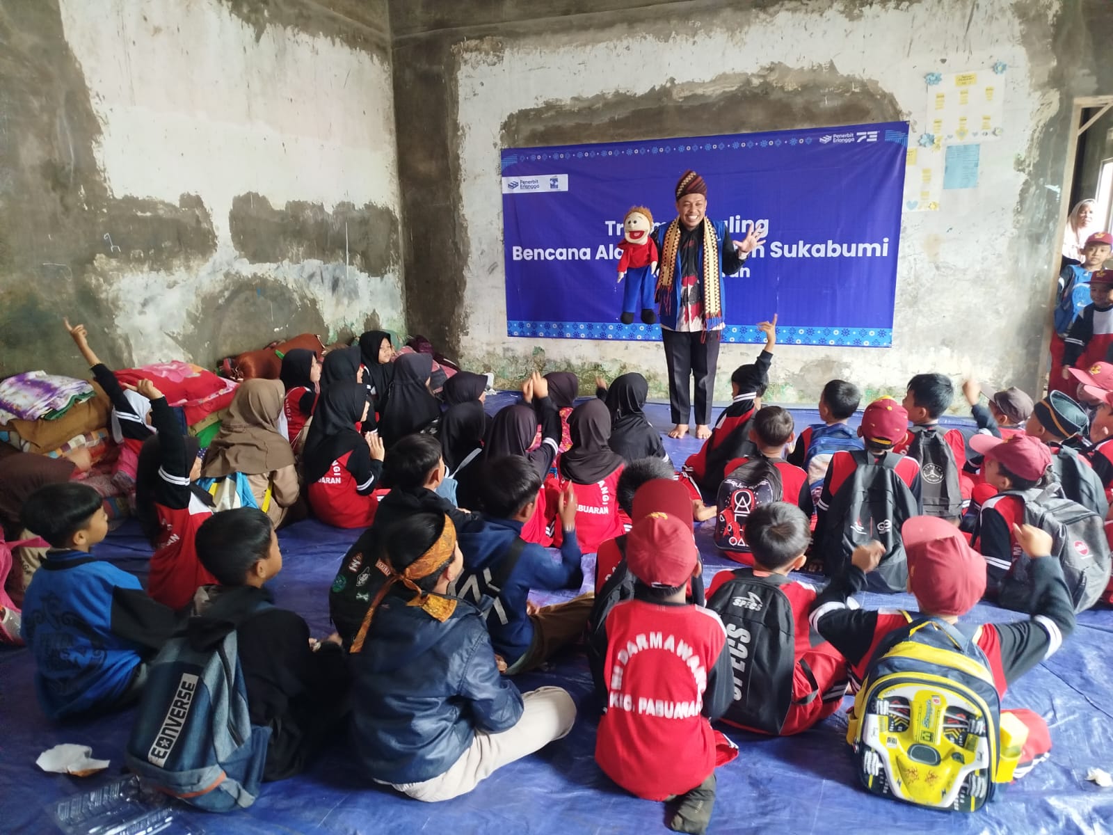 Trauma Healing Anak-anak Penyintas Tanah Longsor, Jarwo ke Sukabumi