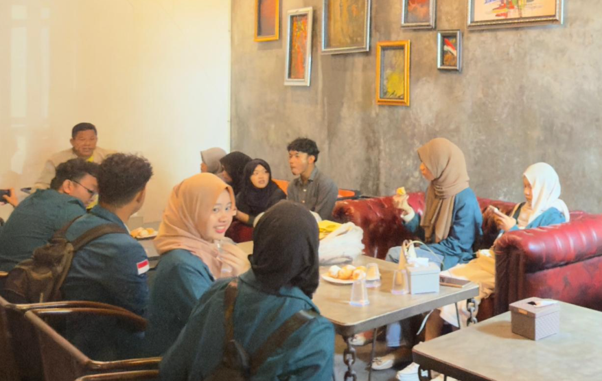 Mahasiswa UM Metro Belajar Kerja Jurnalis lewat Kunjungan ke Radar Metro