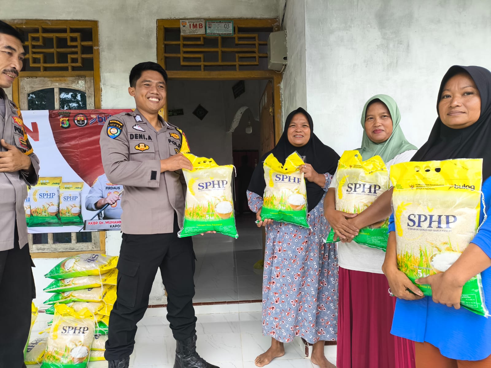 Bantu Masyarakat, Polres Mesuji Gelar Kegiatan Gerakan Pangan Murah 