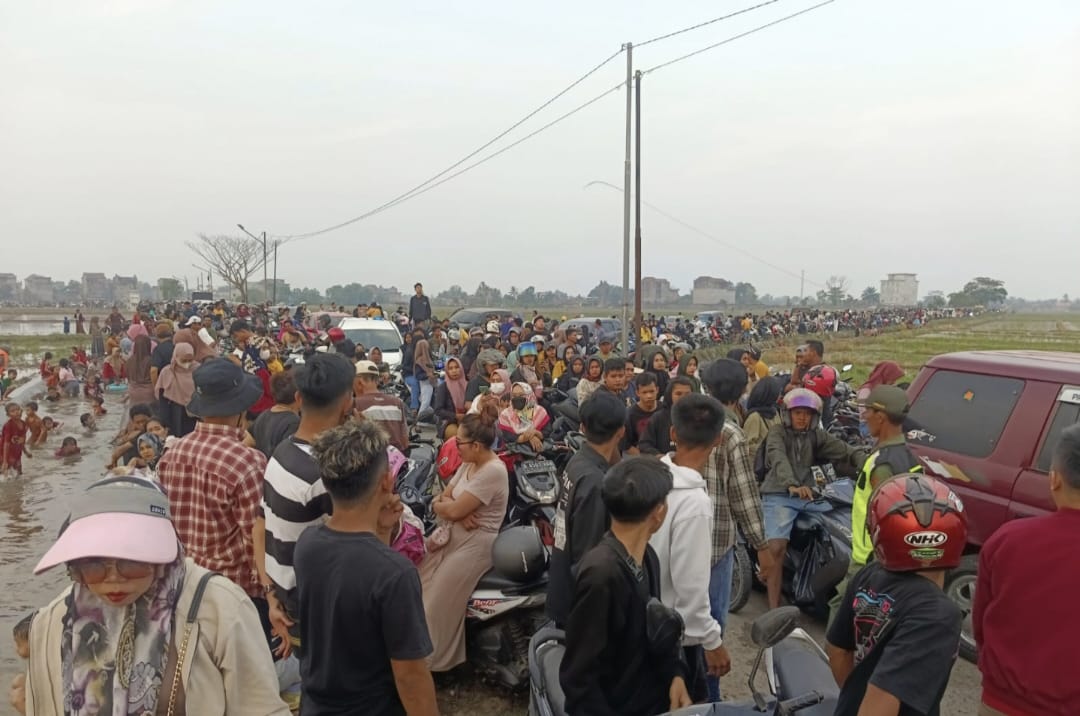 Destinasi Wisata Dadakan di Jalan Proklamasi Metro Lampung Semakin Ramai, Kemacetan Panjang Capai 1 Km