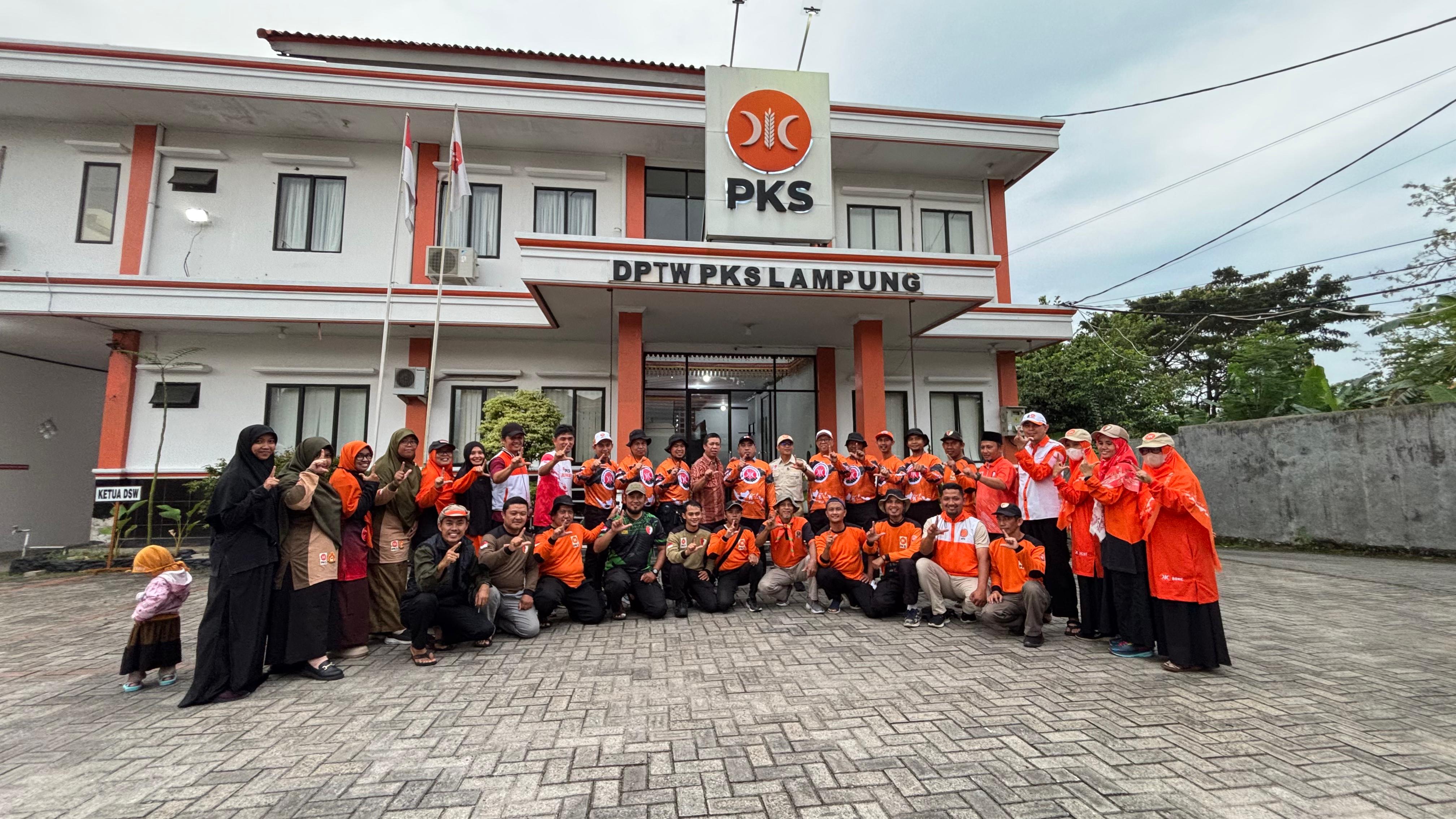 PKS Lampung Kirim Relawan Secara Bergelombang dan Berkelanjutan ke Daerah Bencana Sumatra