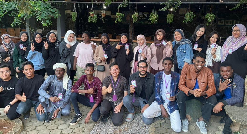 Mahasiswa International UM Metro Ikuti Summer Camp FKIP UNILA