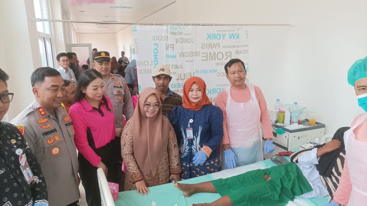 Semarak HUT Mesuji ke-17, Pemkab Gelar Khitanan Gratis