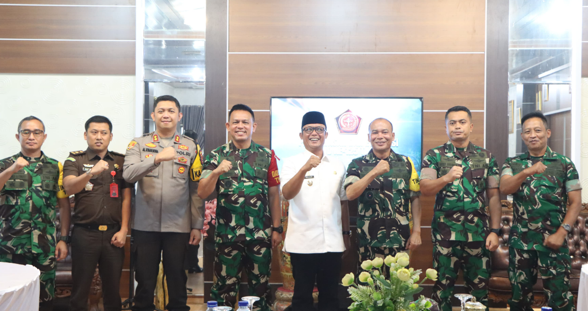 Cek Pelaksanaan Program di Lamteng, Bupati Ardito Wijaya Terima Kunjungan Tim Wasev TMMD Ke-125