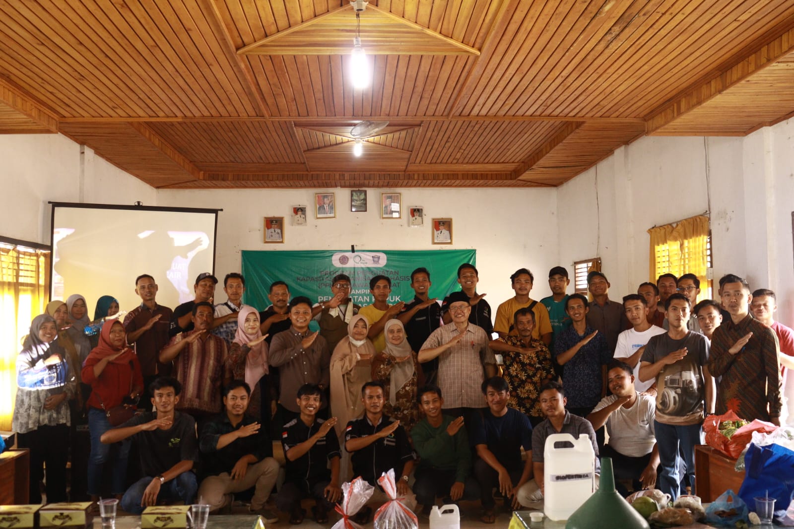Himpunan Mahasiswa Matematika UM Metro, Beri Pendampingan Pembuatan Pupuk Organik Warga Desa Sidodadi