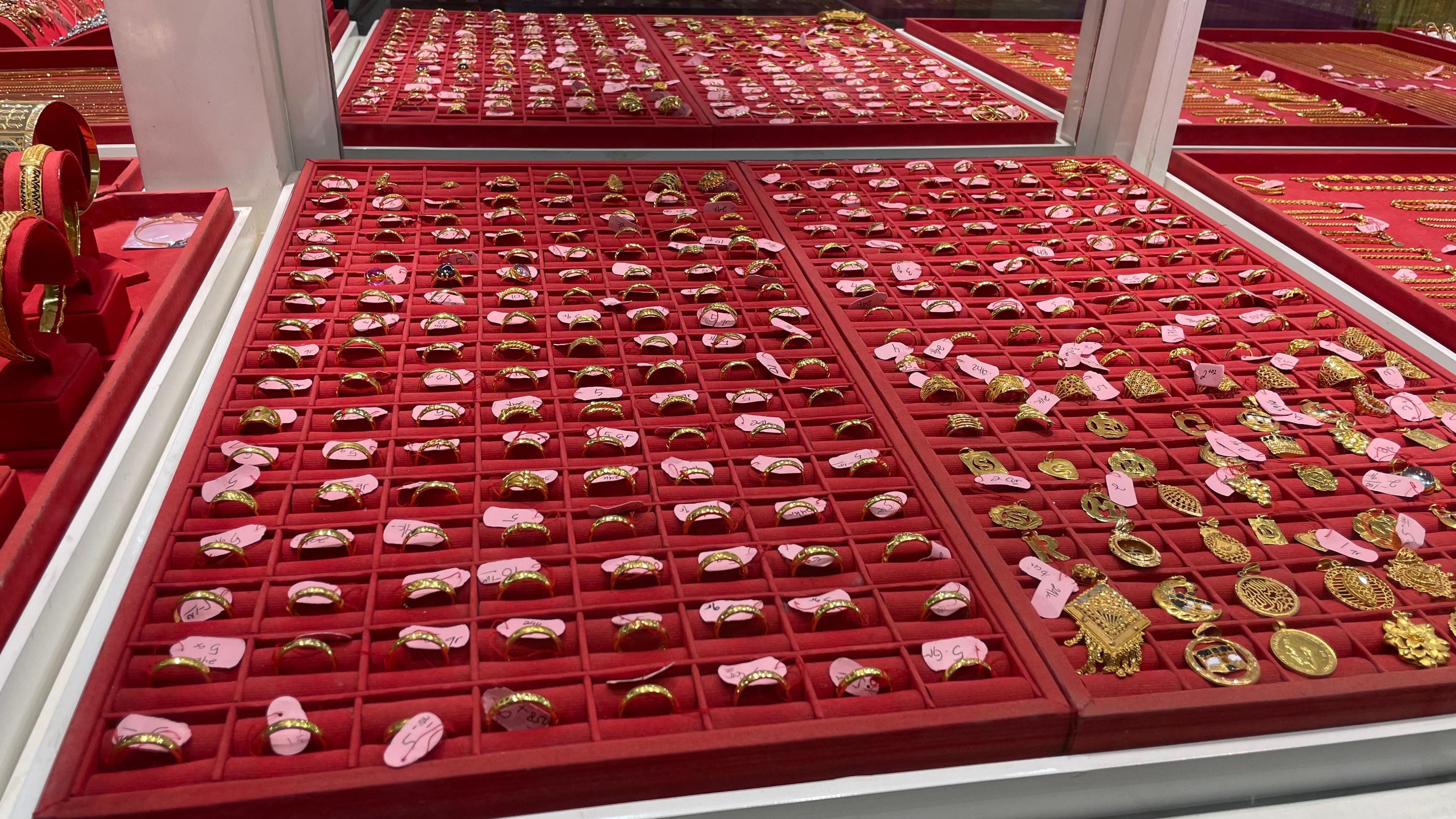 Lonjakan Harga Emas 24 Karat di Pasar Cendrawasih Pasca Lebaran, Pembeli Justru Sepi