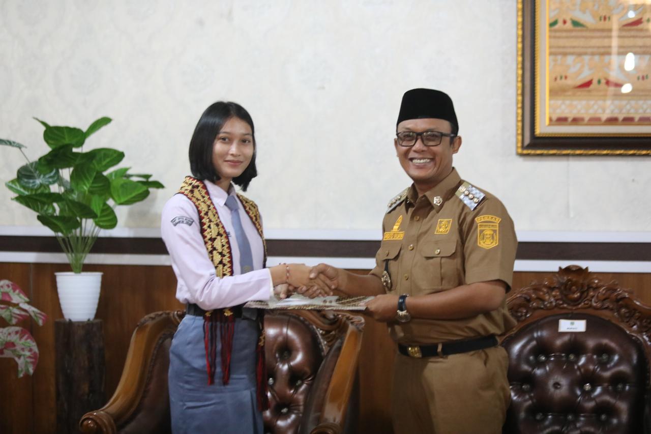 Siswi SMA N 1 Seputih Mataram Lolos Jadi Anggota Paskibraka Nasional, Bupati Lamteng Bangga dan Beri Wejangan