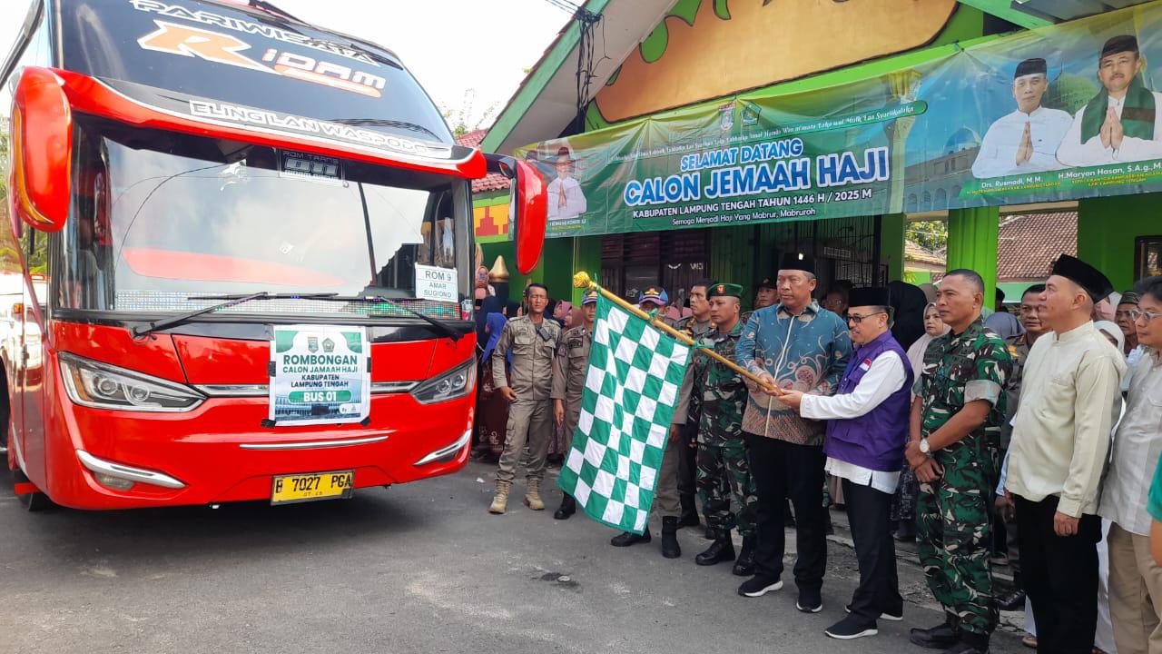 Lepas CJH Kloter-56, Wakil Bupati Berdoa Para Jamaah Selalu Diberikan Kesehatan
