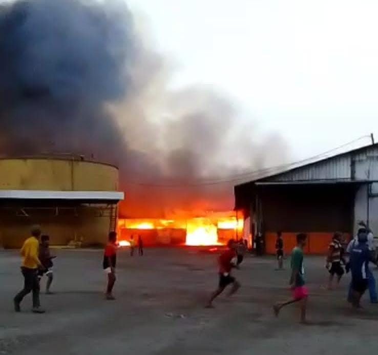 Pasca Pabrik Tomo Metro Terbakar, Qomaru: Biasa Saja Lah