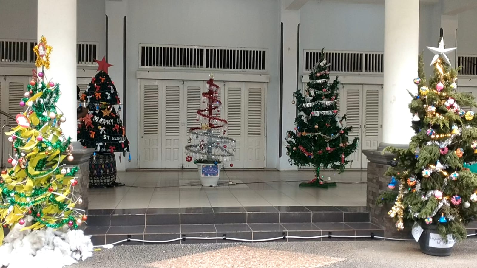 Pohon Natal dari Limbah, Hiasan 'Iconic' Hari Raya Natal 2023 di Kota Metro