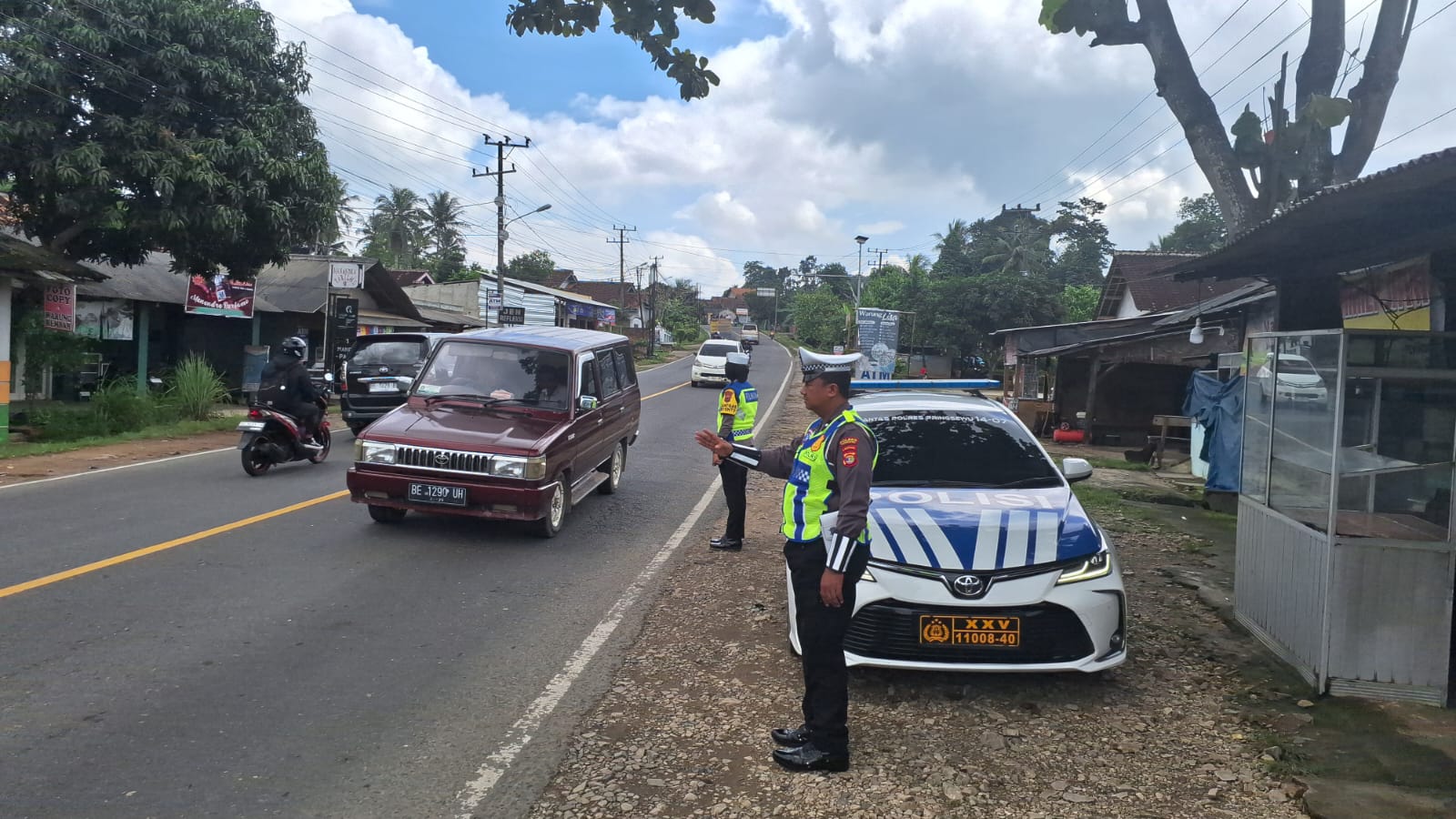 Tingkatkan Kesadaran Berlalu Lintas, Polres Pringsewu Gencarkan Patroli dan Edukasi