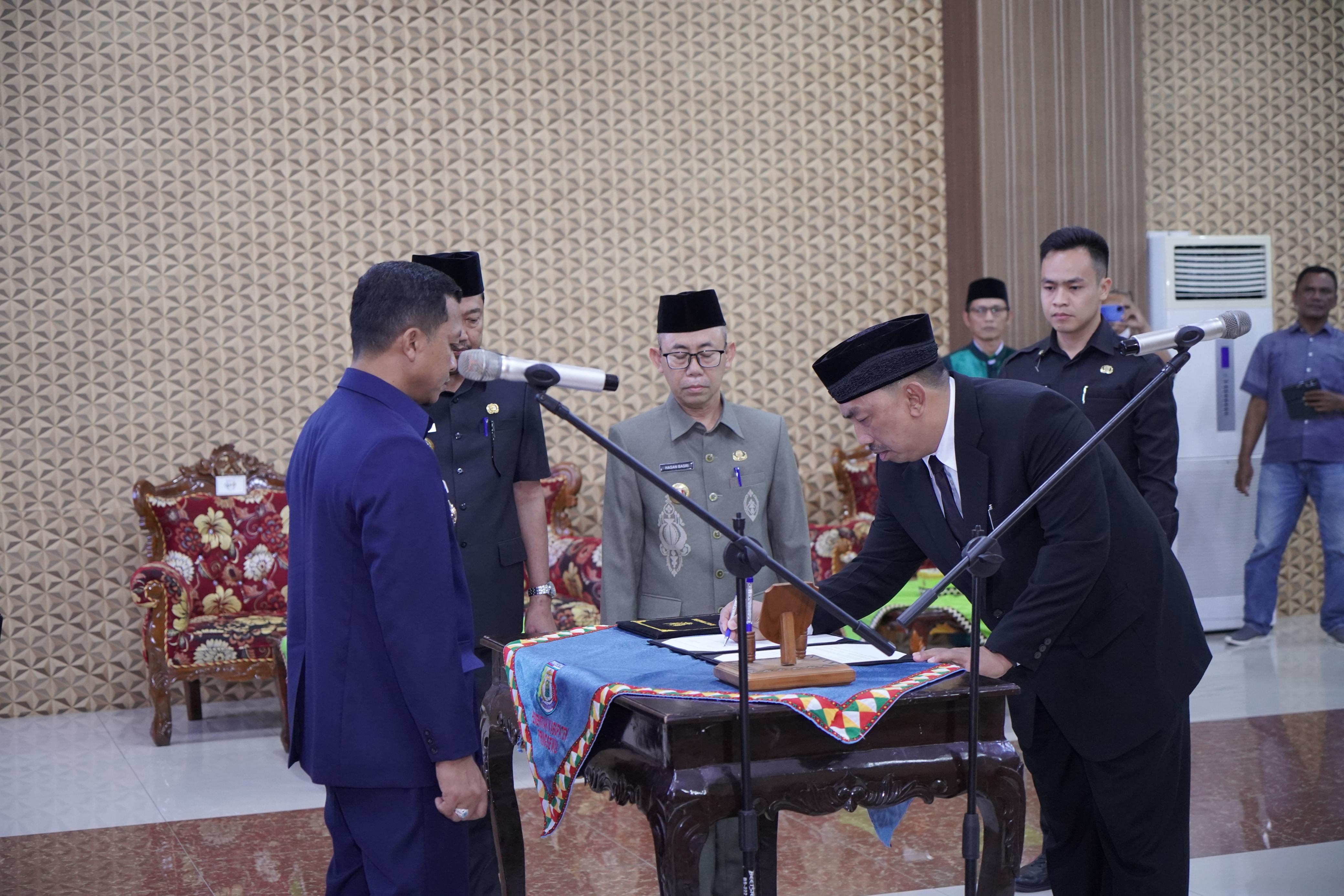 Bupati Pringsewu Lantik Andi Purwanto Sebagai Penjabat Sekretaris Daerah