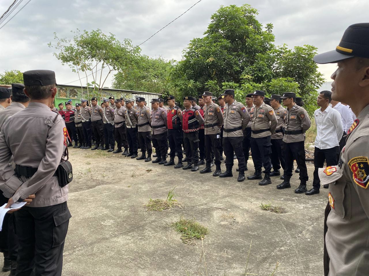 Pengundian Nomor Urut Paslon  Pilkada Metro Dikawal Ketat Polisi, 100 Personel Gabungan Diterjunkan! 