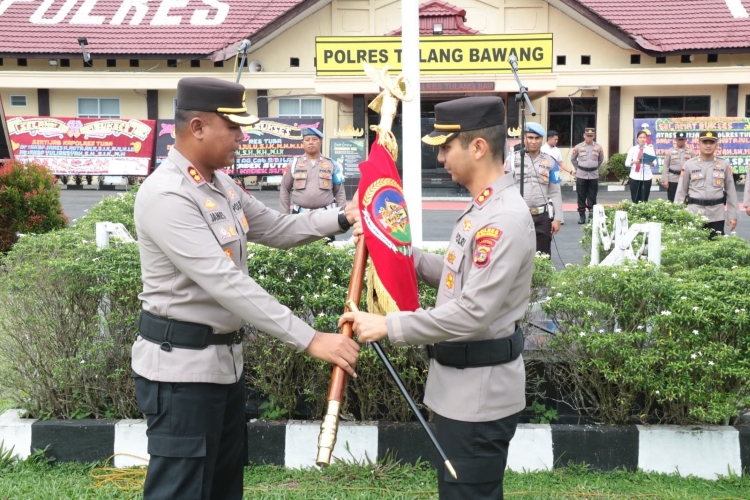 Tradisi Welcome And Farewell Parade Sambut Kapolres Tulang Bawang