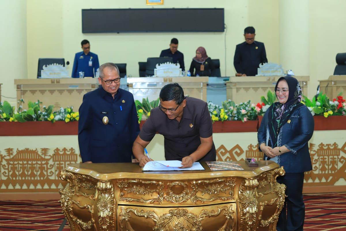 Sekda Tuba Hadiri Rapat Paripurna Rancangan KUA dan PPAS TA 2025