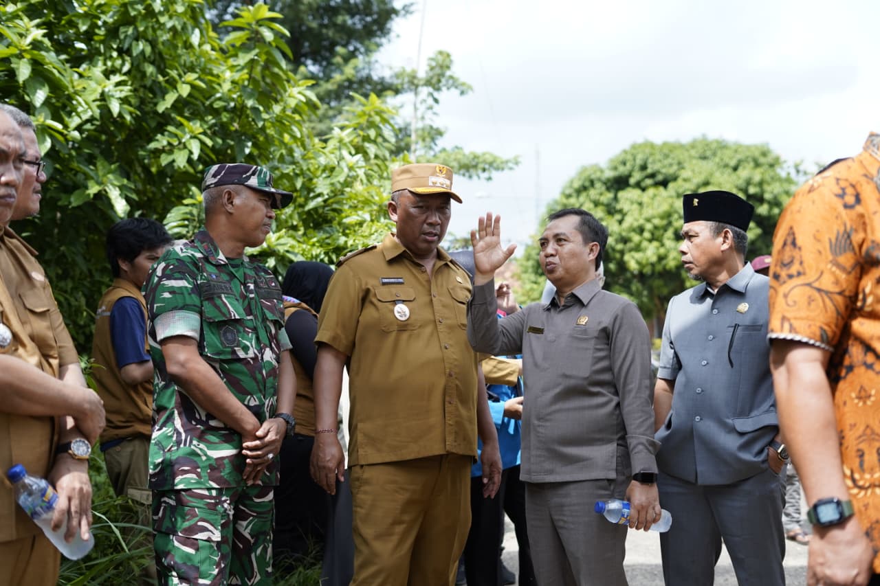 Tinjau Jembatan Rusak, Plt. Bupati Lamteng Segera Ambil Langkah Cepat Agar Segera Bisa Dilalui
