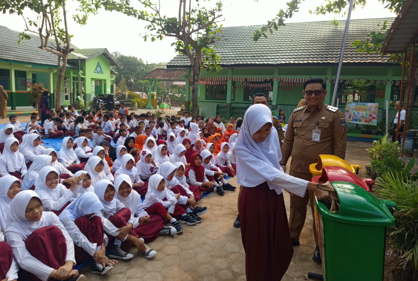 Dari Sekolah untuk Lingkungan, Rafieq Gerakkan 294 Pelajar Lawan Sampah