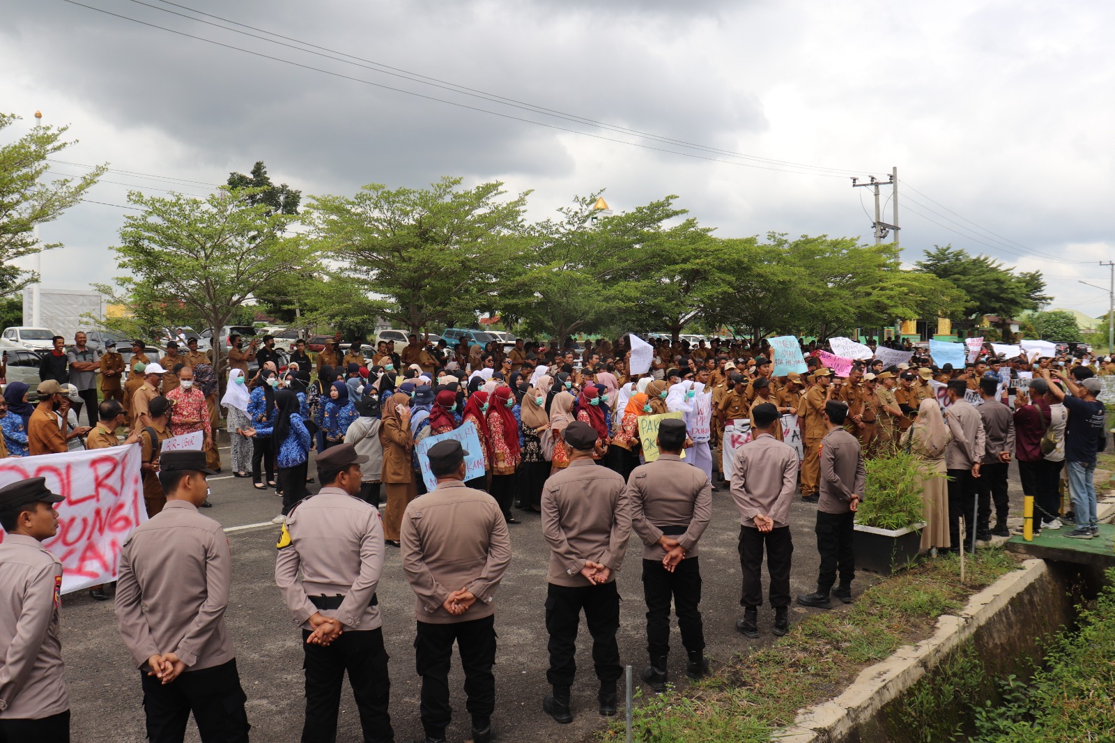 Polisi Amankan Aksi Damai di Pringsewu, Warga Apresiasi Langkah Tegas Kapolres