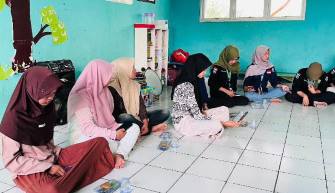 PPK ORMAWA HIMADIKMI UM Metro Dampingi Pemuda Kelola Media Sosial untuk Promosi UMKM Desa Rejo Agung
