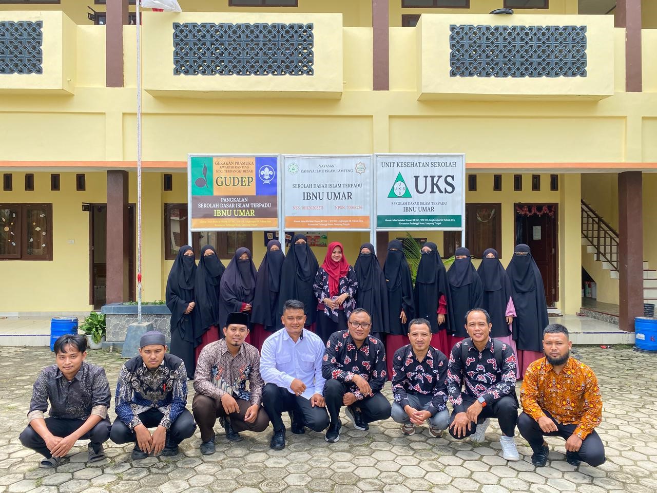 Sinergi Tim PKM Prodi PBI dan PGSD UM Metro Tingkatkan Kualitas Pengajaran Guru SD IT Ibnu Umar