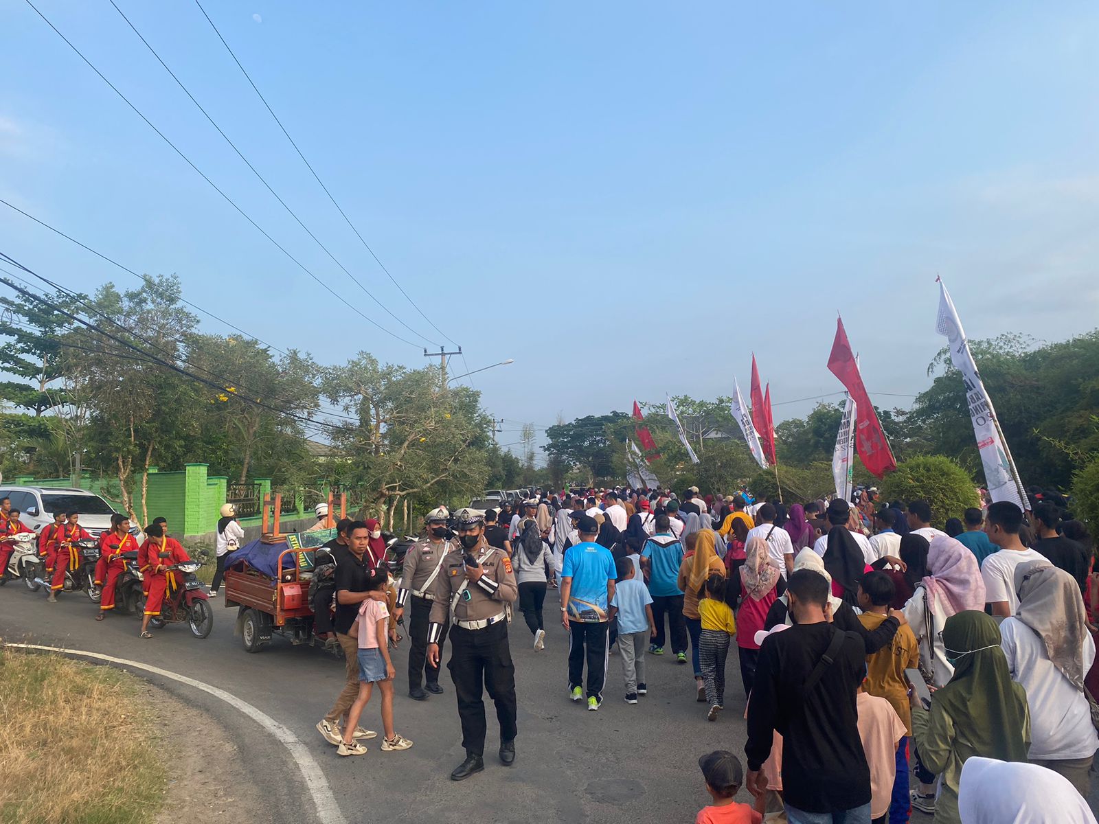 Satgas Operasi Mantap Praja Polres Pringsewu Amankan Jalan Sehat Pilkada Damai