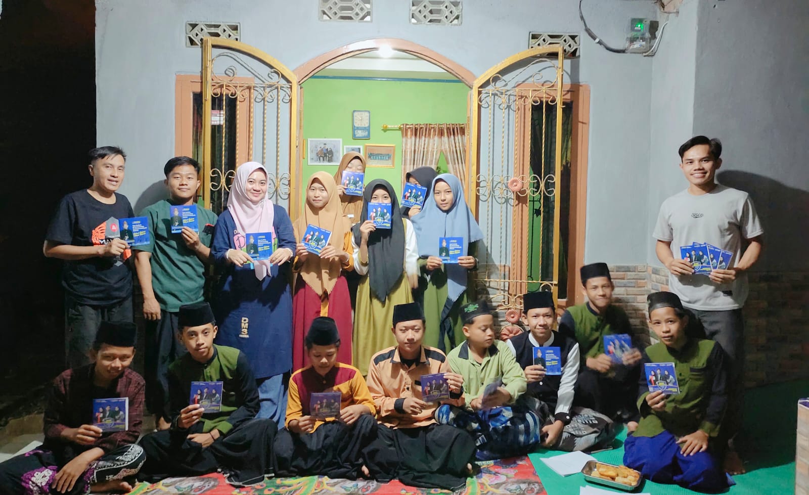 Dosen UM Metro Beri Pelatihan Bahasa Inggris Pada Kelompok Pemuda di Suoh Lampung Barat