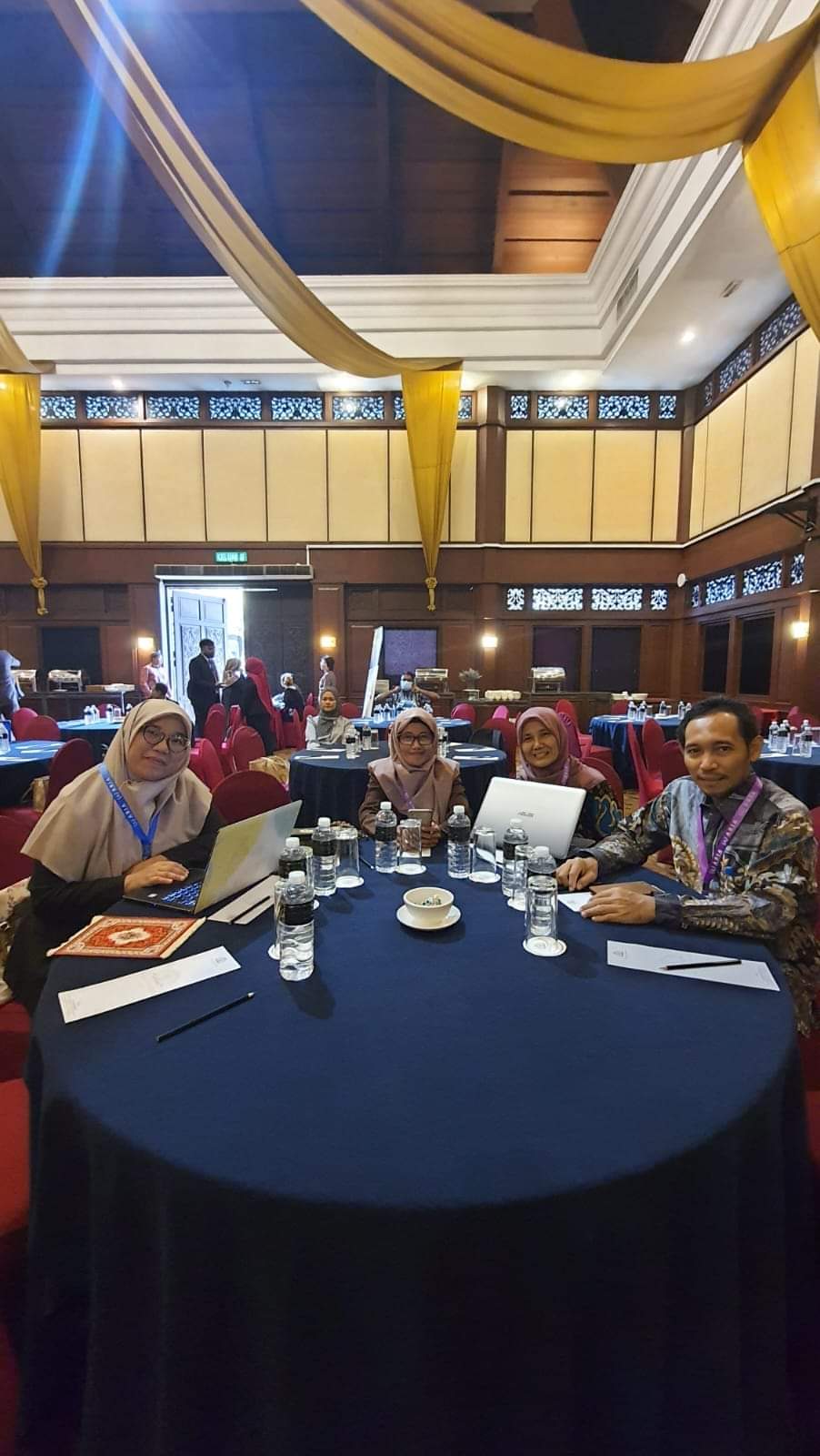 Warek II UM Metro Jadi Presenter pada Asia International Multidisciplinary Conference