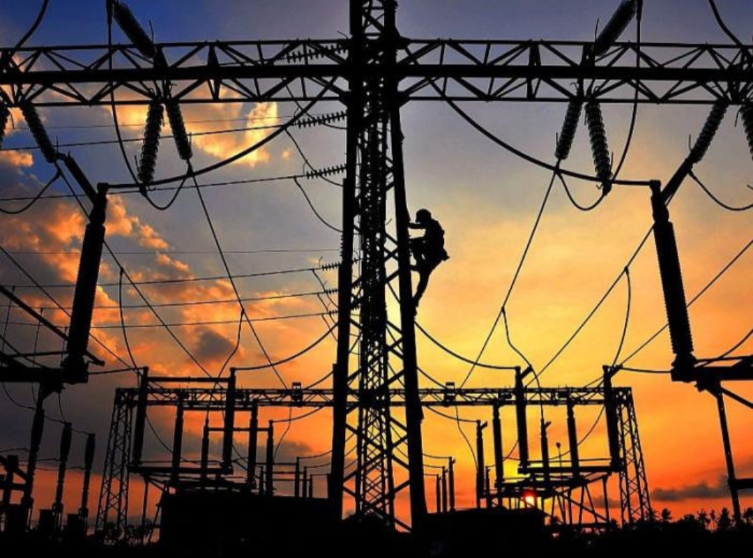 Blackout Massal Lumpuhkan Sumatera, Publik Soroti Rapuhnya Sistem Kelistrikan Nasional