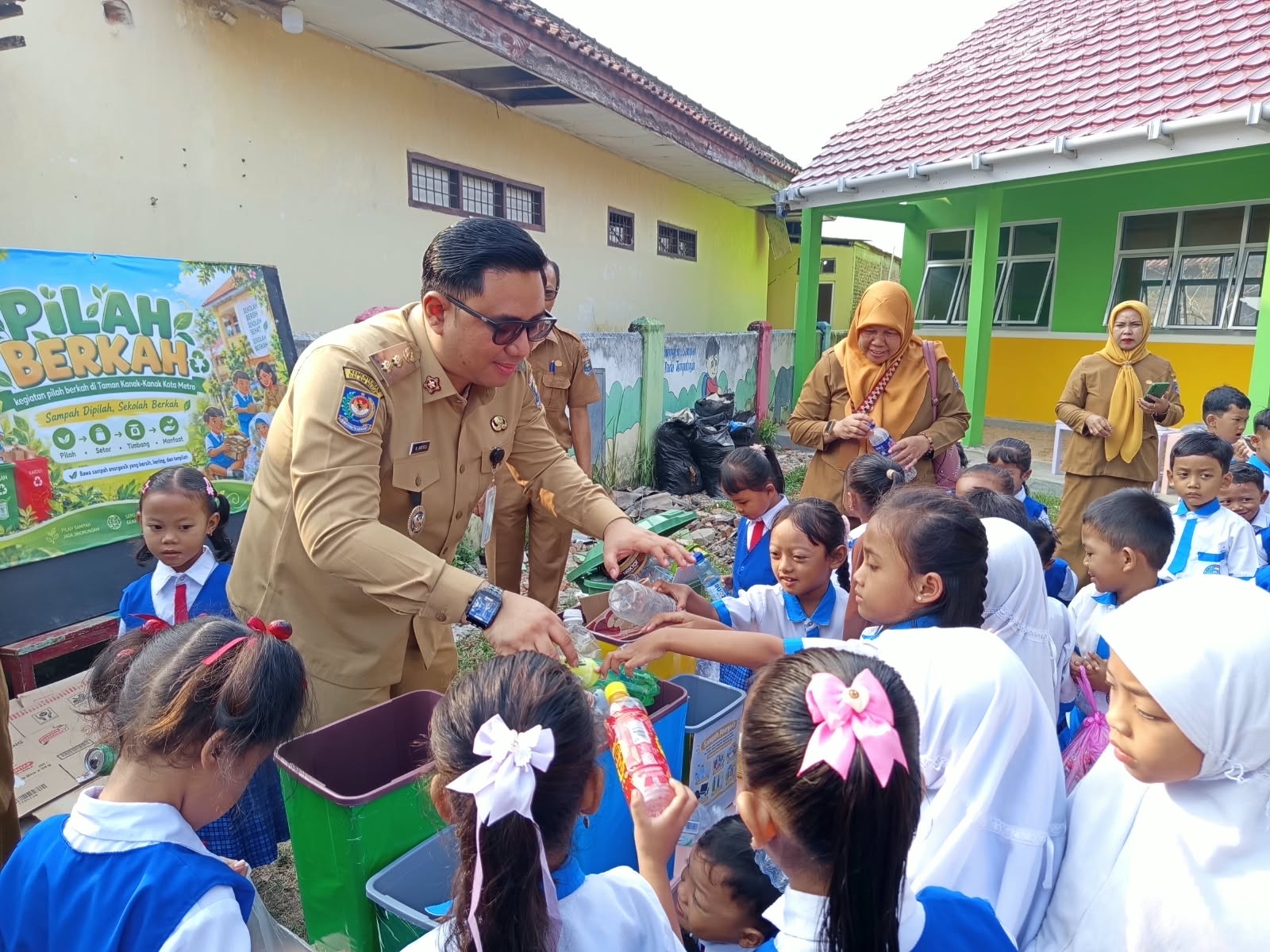 Sampah Jadi Berkah, Rafieq Dorong 75 Sekolah di Metro Bangun Budaya Peduli Lingkungan