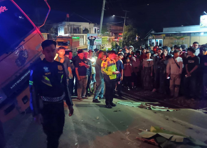Truk Fuso Mundur di Tanjakan, Istri Tewas Suami Luka-Luka di Pringsewu